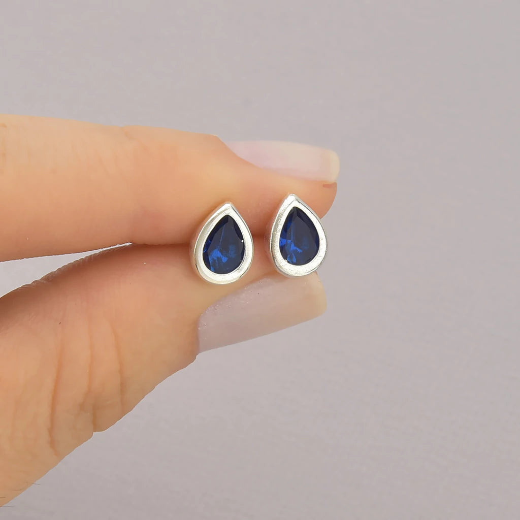 Brinco Ponto de Luz Gota Azul Escuro de Prata