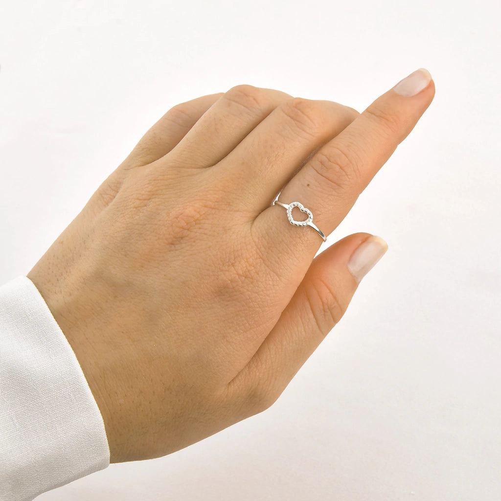 Anel Coração Vazado Liso de Prata