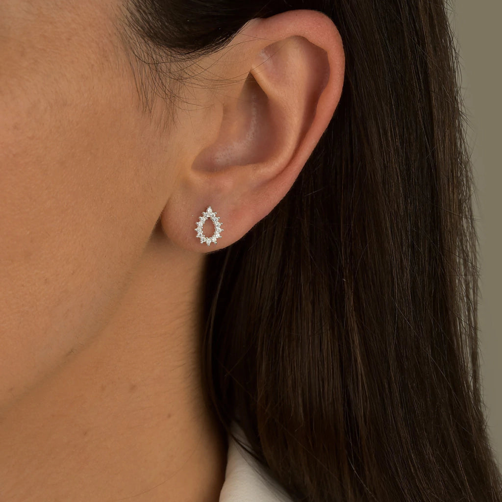 Brinco Gota Vazado Cravejado Cristal de Prata