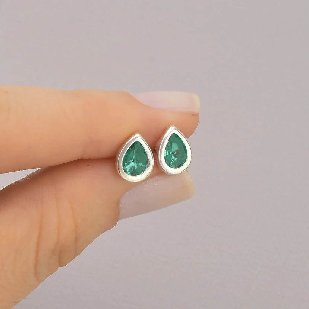 Brinco Ponto de Luz Gota Turmalina de Prata